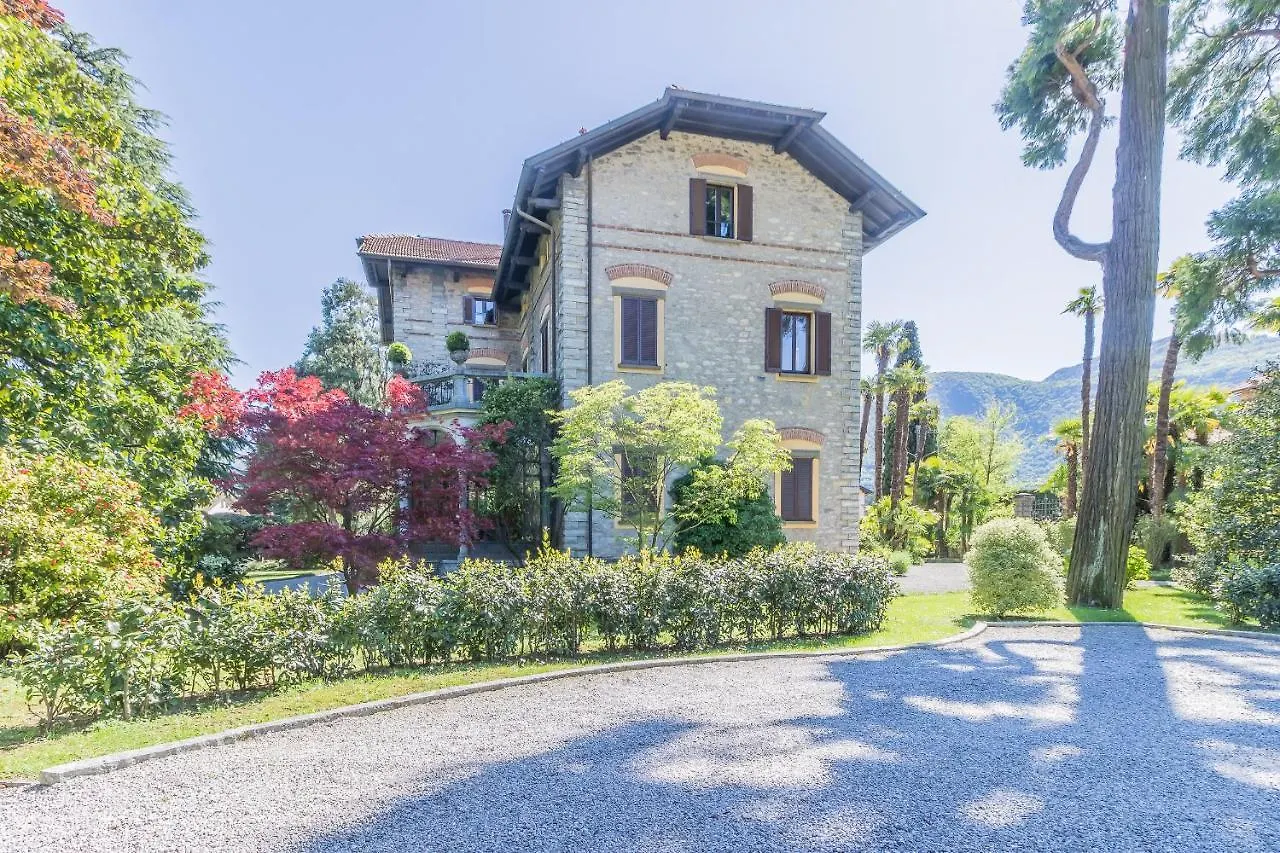 Villa Guzzi Mandello del Lario 0*,