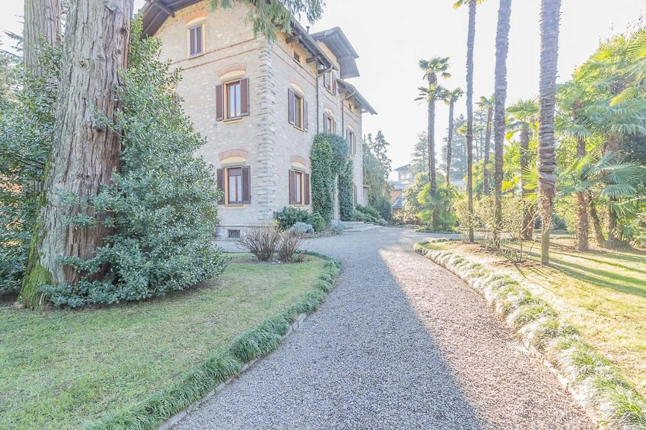 Villa Guzzi Mandello del Lario 0*,  Italy